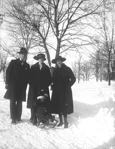 Einar Elg, Ingrid Elg, Elvira Elg Andersson, Viola Andersson och Maj Andersson.