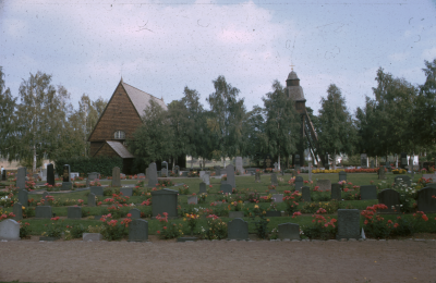 Djursdala kyrka klockstapeln kyrkogården

090513/KG