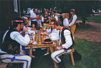 Hembygdsdag i Brunnsparken Södra Vi
I förgrunden tjeckiska besökare,
Carl - Erik Svensson, Tage Gustafsson, Kurt Nilsson, Christer Ekholm, Carina Nilsson