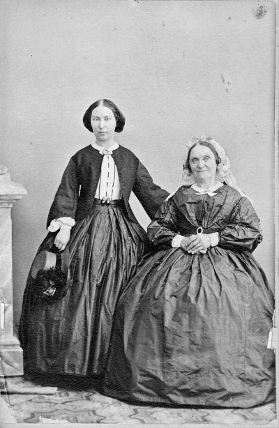 Emilia Concordia Wahlberg och hennes moder Sophia Dorothea Zander - Wahlberg.