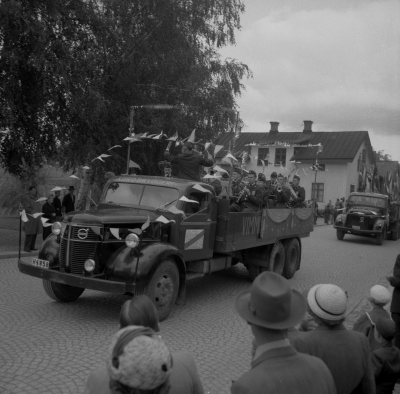 Barnens dag firande
Storgatan 
Källängen

Dok.111026/KG