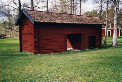 Brunnsparken Södra Vi

Portliderskjul flyttat till parken från Lindberget Gullringen 1962
