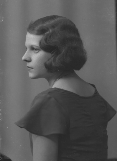 Fröken Törnell



Dok.080602/RS