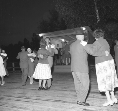 Nossens dansbana

Dok.110209/KG