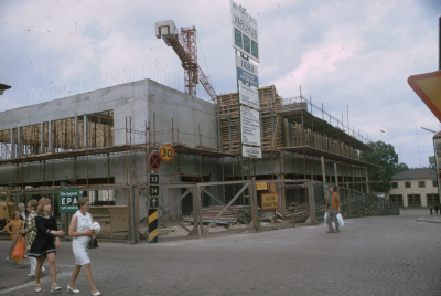 Bygget av EPA-varuhuset Sevedegatan / Kyrkogårdsgatan 
gamla brandstation

090407/KG