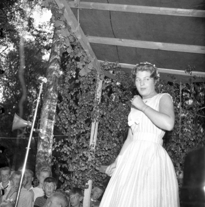Ingeborg Nyberg sjunger i Vimmerby

Dok.110131/KG