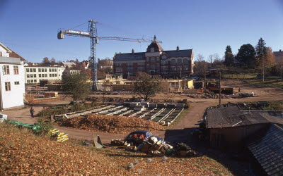 Bygget av gymnasiet / biblioteket Tullportskolan 

090401/KG