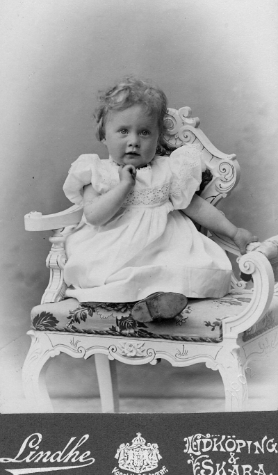 Dagny 13 månader gammal 14 / 8 1902