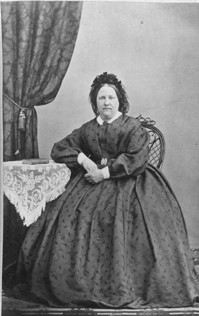 Gustava Håkansson Hult f. 1816, g. 1839 med majoren C . A . A . Hult.