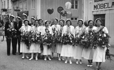 Karin Samuelsson gift Pålson Jönköping. Gustavsson gift Johansson,  Ingeborg Pettersson, Ulla Märta Nilsson gift Bäcklund.   
