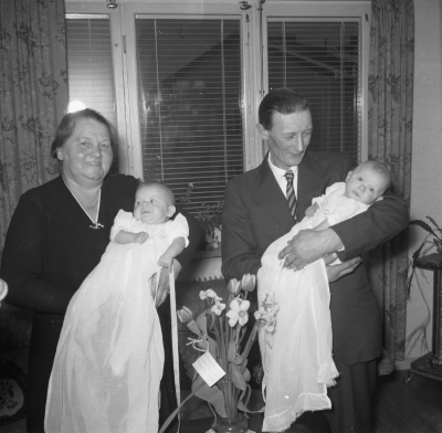 Familjen Stebner

Dok.110225/KG