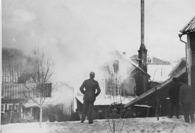 Verkstaden vid Sevedegatan.  Vilhelm Karlssons gård brinner 1950-talet?  