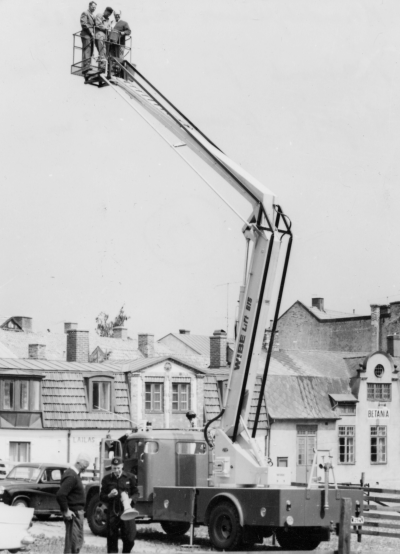 Brandstyrelsens besök 1968 Västervik för att se en Skylift Numela 23 m. 