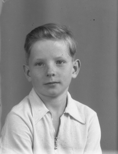 Jenny Lindström  (gosse)
Haga
Svinhult



Dok.080612/RS