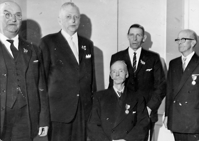 Husarerna, från vänster   2. Leufstedt ?  3  4 Martin Ingström, lantbrukare, Krönbaden  5. Westerberg, skräddare.     