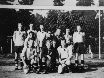 1. Villy Bohlin  2. Stig Rundkvist  3. Gunnar Flink, Slaktare  4. Kurt Svensson, Chakuterist  5. Kurt Svensson, "Masen"  6. Holst "Berget" Journalist  7. Karl "Putte" Svensson  8. "Svasse" Svensson  9. Sven Persson, Verkmästare  10. Anders Andersson, Snickare  11. Bosse Eriksson, år 1949.        