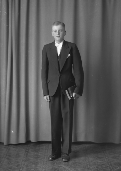 Hassner (konfirmand)



Dok.080619/RS