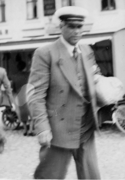 Ernst Pettersson Drottninggatan, ombudsman för högern och kyrkvärd.     