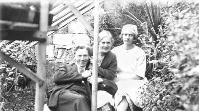 Hällebacka

Många av bilderna i mappen Hällebacka kan lika gärna vara tagna kring Lidhem Locknevi.