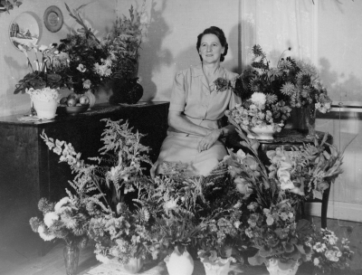 Fru Ada Johnsson fyller 50 år, Aby Vimmerby gift med Järnvägstjänsteman Henrik Johnsso.n  