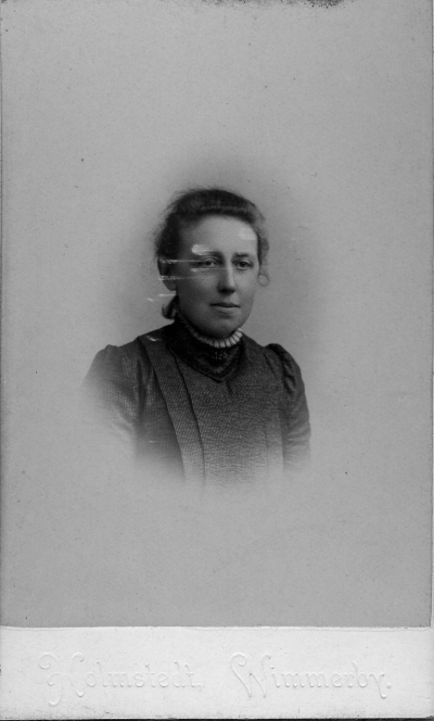 Nanny Wahlberg f. Hult vid ca 50 år f. 1851, död 1926.