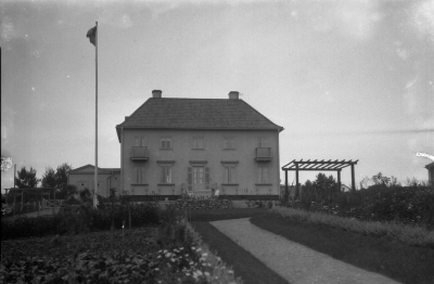 Samuelsson - Brantemo villa. Klettorp byggdes 1929 till landsfiskal Klette. Arkitekt var Ragnar Östberg Stockholm.



Dok.070711/RS