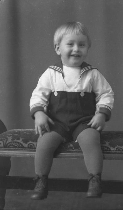 Skollärare Johansson.  (gosse)



Dok.07-09-11/RS