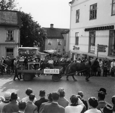 Barnens dag firande
" Dagligt liv på taxi "

Dok.100604/KG