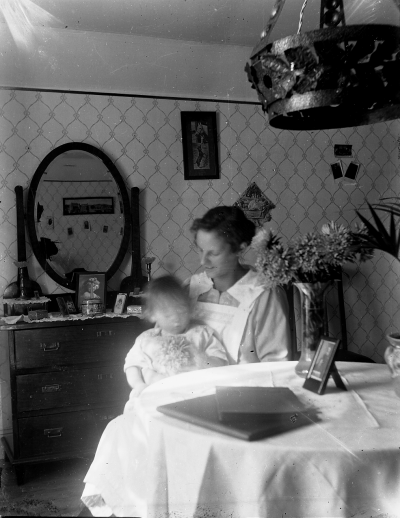 Elvira och Viola Andersson.