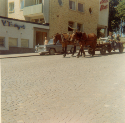 Östra Tullportsgatan. Hilmer Claesson körde spritlådor till systemet från stationen. T.E. (Hilmer Classon) verksam till oktober 1969