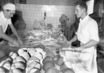 Bagare i arbete
Per-Inge Stenberg
Pelle Sand t.h.

Dok.100527/KG