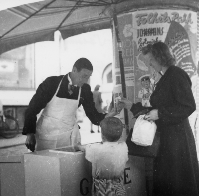 Erik Svensson "Korv-Svente" Korvförsäljare tecknare m.m.      