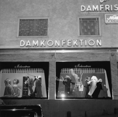 Modecentrum Damkonfektion 

Dok.100601/KG