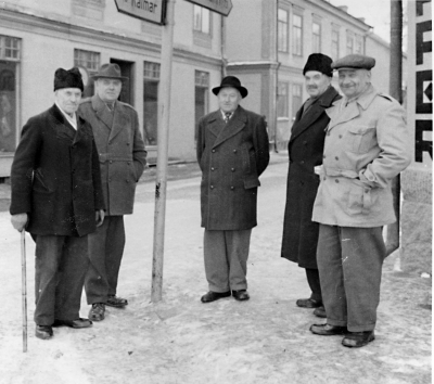 Från vänster  1. Konrad Karlsson, Byggmästare. 