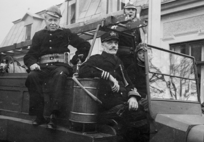 Vimmerby Brandkår 50 år.  Ivan Vettermark, Napoleon Karlsson, Oskar Svanberg och Hugo Jansson. 