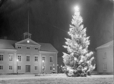 Julgranen julen 1944.   T.E