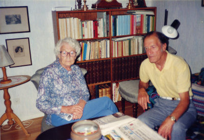 Allan Jonssons egen dokumentation: " Min kusin Ingegerd Lindström och jag 1/9-1997. Kortet taget då Dag Lennartsson och jag var och hälsade på Ingegerd i hennes hem i Fagersta. Tyvärr avled Ingeborg ett par veckor efter vår besök, trots att hon såg ut att vara vid god hälsa vid vårt besök. Troligen var det vi som tog de sista korten på Ingegerd."