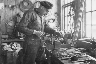 Sven Liljeblad filare, vid AB. Beijers Motorfabrik Vimmerby. 