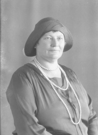 Fru Svensson



Dok.080429/RS