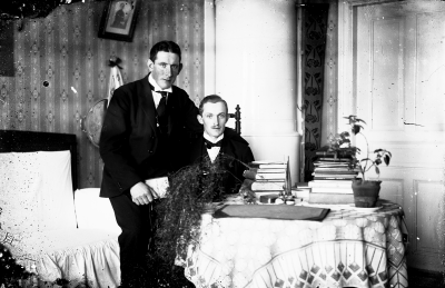 Från Folkhögskola o Lantmannaskola i Gamleby.