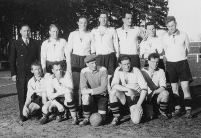 1. Sture Fredén  2. Nils Johansson  3. Stig Rundkvist  4. Hultgren domare  5. "Kisa" Kurt Svensson  6. Arne Holst "Berget" Västervik  7. Putte Svenson ( Ejdern )  8. Gunnar Flink  9. Bo Erikson Rumskulla  10. "Nue" Anders Andersson 11. ?   12. Sven Persson          