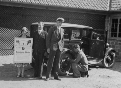 Leanders gummiverkstad Vimmerby,  Fr v. 3. Harry Jansson, ombudsman.  