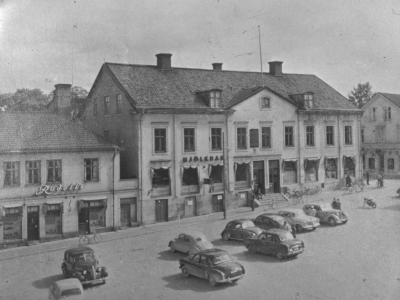 Torget 
Rudells 
Mjölkbar 

090402/KG