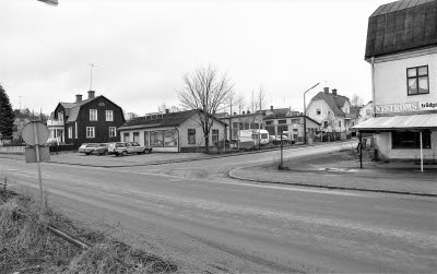 Östra Tullportsgatan
Mek-men och Nyströms
Tidigare låg Bröderna Lindersons Bil- och mekaniska verkstad där Mek Men finns på denna bild. Innehavare Göte och Sven Linderson (bröder)