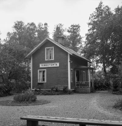 Vinketomta
- f d hållplats -

110412/KG