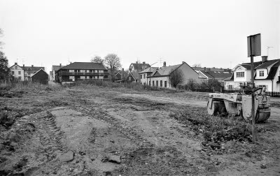 Sveasalen 
( innan nya Koppargården byggdes )
Solvik till höger