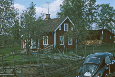 Hus trädgård 

090518/KG