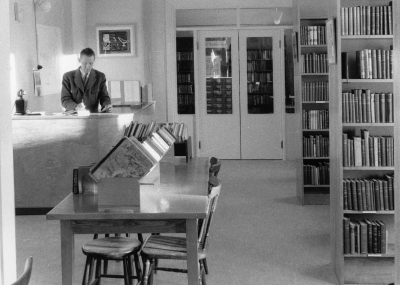 Interiör från stadsbiblioteket  vid Storgatan / Drottninggatan Thorvald Eriksson 

Dok.100528/KG