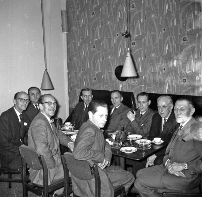 Fotoklubben gravöl december 1962
Mjölkbaren

Dok.10530/KG
