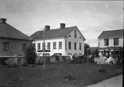 Götabankens gård
Halldéns bokhandel  (senare Rosins pappershandel) i mitten av bilden



Dok.070711/RS